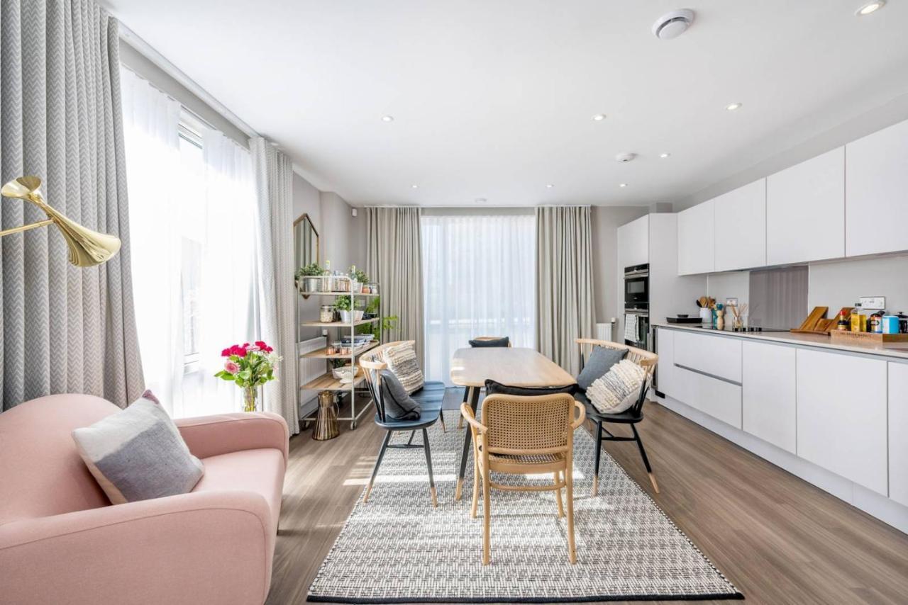 Hospedagem domiciliar Luxury & Spacious With Hot Bath In Ultra Modern Flat *